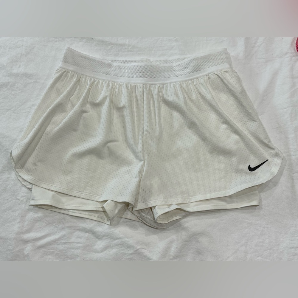 Nike Dri-Fit White Athletic Shorts L